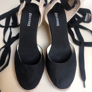 Soludos black wedges